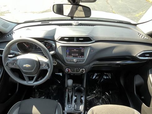 Certified 2023 Chevrolet TrailBlazer LT FWD image 11