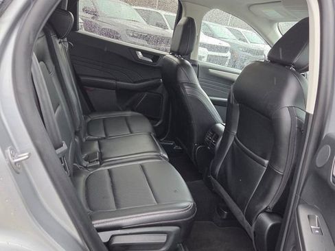 Used 2022 Ford Escape SEL w/ Technology Package FWD image 14