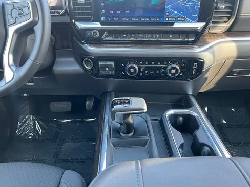 Used 2025 Chevrolet Silverado 1500 LT Trail Boss AWD/4WD image 15