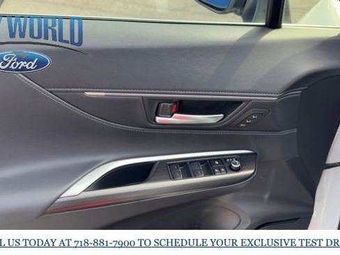 Used 2023 Toyota Venza Nightshade AWD/4WD image 7