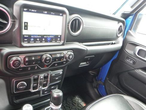 Used 2020 Jeep Gladiator Overland w/ Popular Equipment Package AWD/4WD image 29