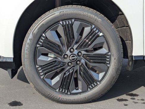 New 2025 Nissan Murano Platinum image 8