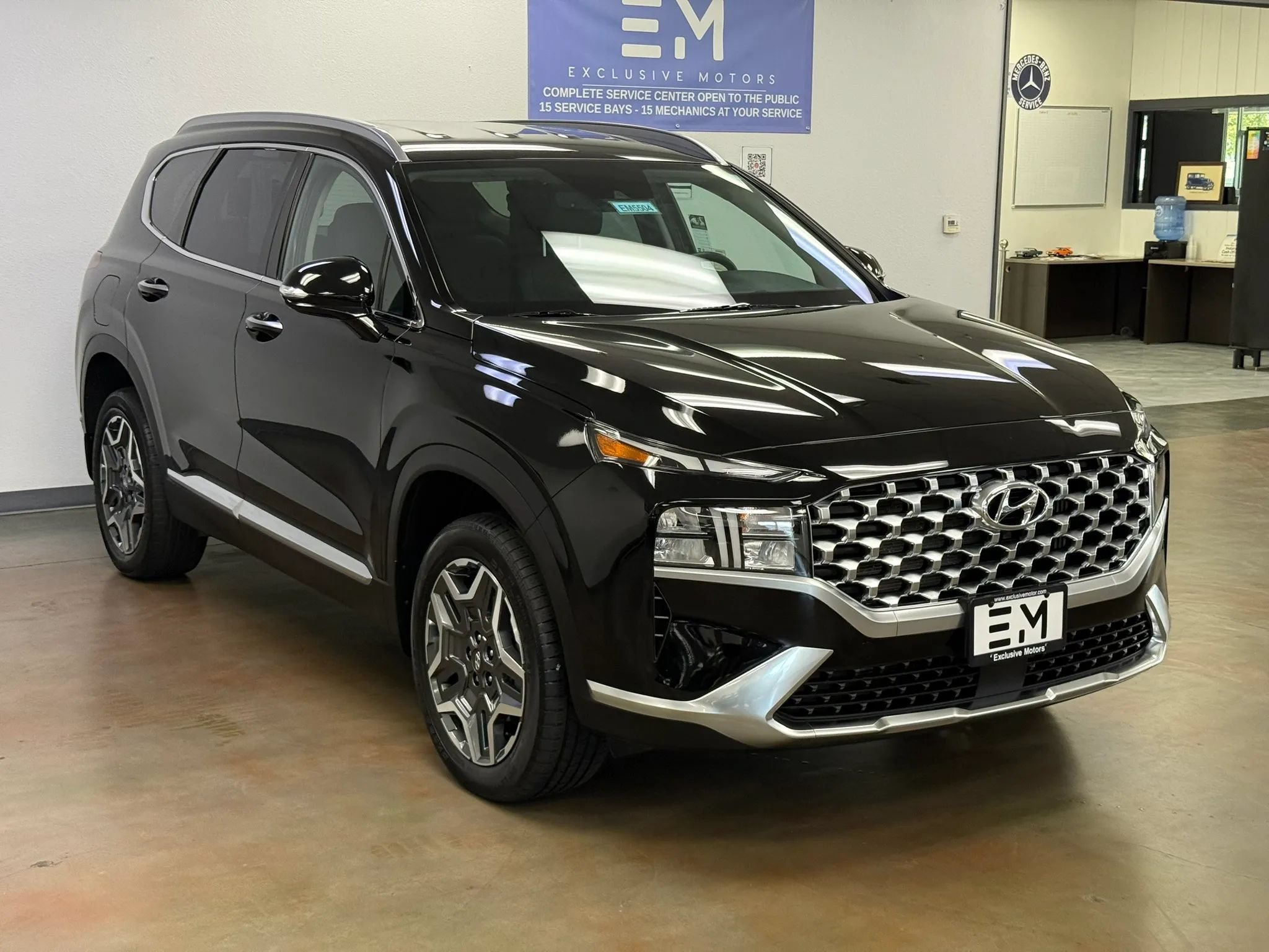 Used 2023 Hyundai Santa Fe SEL Convenience AWD/4WD image 2