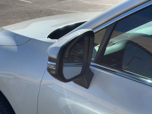 Certified 2024 Toyota Venza LE image 9