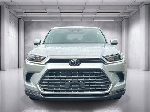 Used 2025 Toyota Grand Highlander FWD image 8