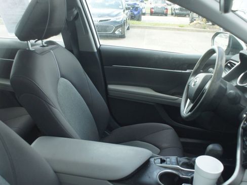 Used 2024 Toyota Camry LE image 4