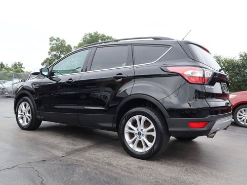 Used 2017 Ford Escape SE w/ Equipment Group 201A AWD/4WD image 3