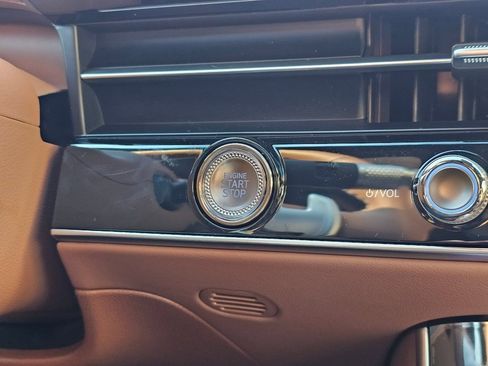 New 2026 Genesis GV70 2.5T Advanced image 17