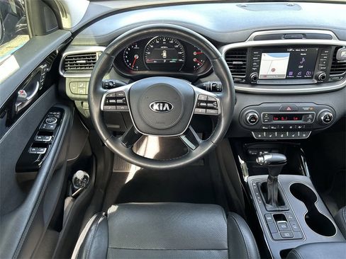 Used 2019 Kia Sorento SX w/ SX Touring Package image 3