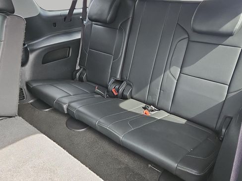 Used 2018 Chevrolet Suburban LT AWD/4WD image 16