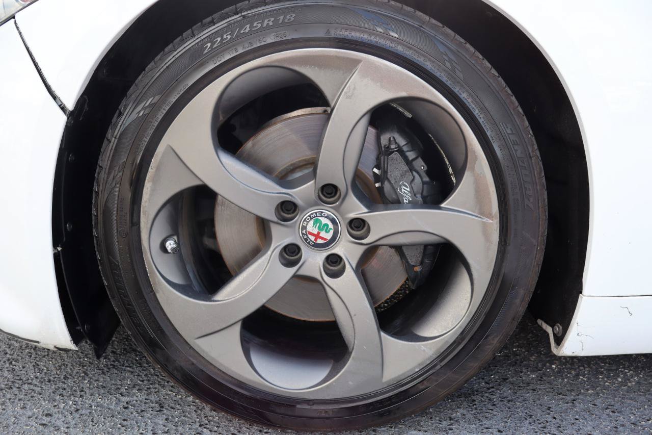 Used 2018 Alfa Romeo Giulia RWD image 27
