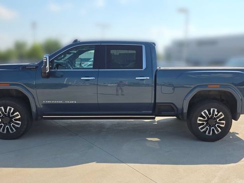 Used 2024 GMC Sierra 2500 Denali Ultimate AWD/4WD image 2