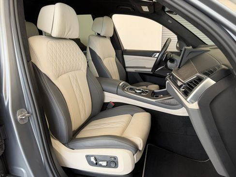 Used 2023 BMW X7 xDrive40i w/ Executive Package image 54