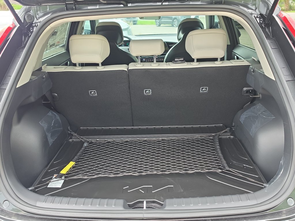 New 2026 Kia Niro EX FWD image 10