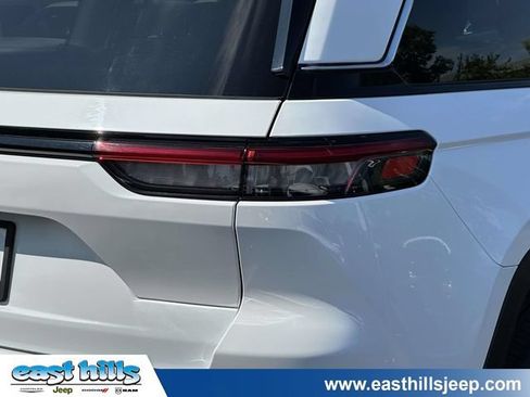 Used 2023 Jeep Grand Cherokee 4WD 4xe image 11