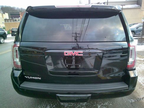 Used 2018 GMC Yukon SLT w/ HD Trailering Package image 5