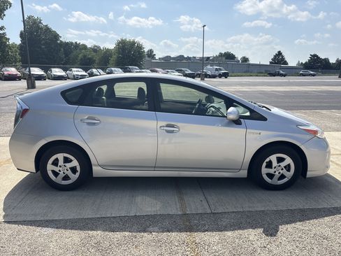 Used 2015 Toyota Prius Three w/ Solar Roof Package FWD image 3
