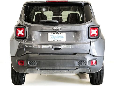 Used 2023 Jeep Renegade Latitude AWD/4WD image 7