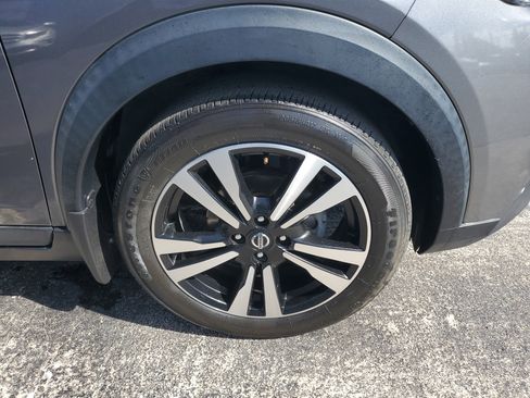 Used 2019 Nissan Kicks SV w/ Exterior Package image 40