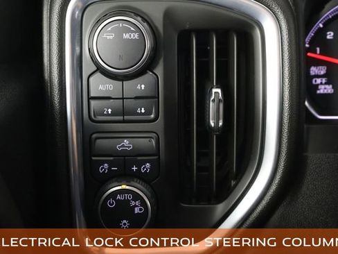 Used 2020 Chevrolet Silverado 1500 LT w/ Texas Edition image 33