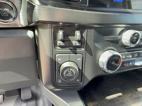 Certified 2023 Ford F250 Lariat w/ Lariat Ultimate Package AWD/4WD image 25