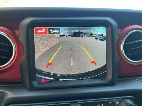 Certified 2022 Jeep Wrangler Unlimited Rubicon w/ LED Lighting Group AWD/4WD image 18