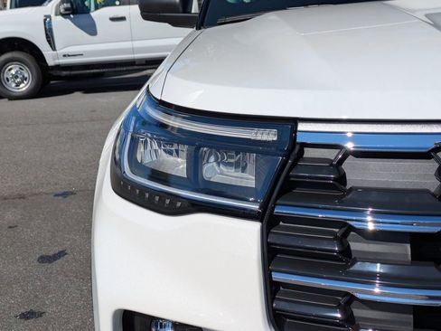 New 2026 Ford Explorer Active w/ Active Comfort Package image 10