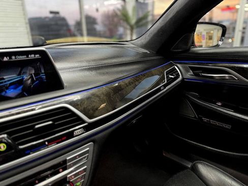 Used 2017 BMW 750i RWD image 24
