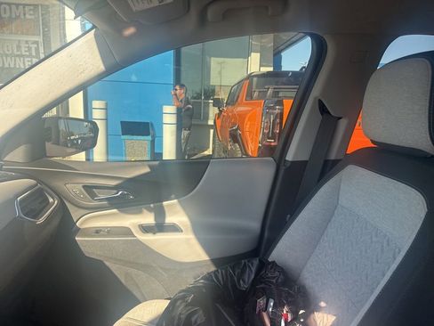 Used 2023 Chevrolet Equinox LS w/ LS Convenience Package image 18