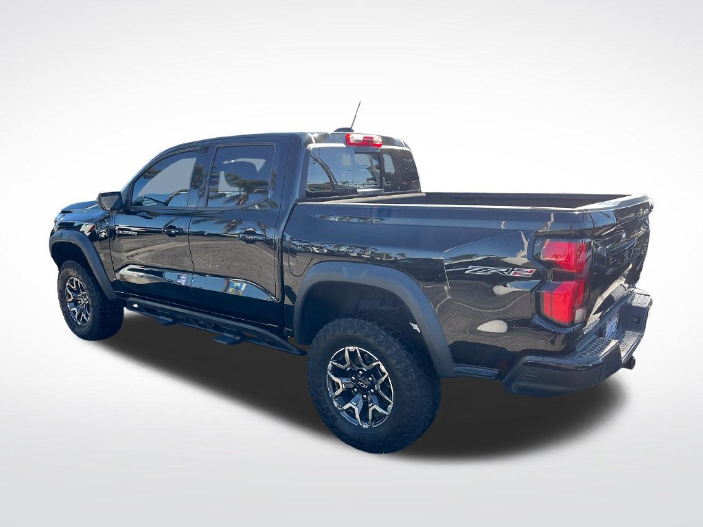 Used 2024 Chevrolet Colorado ZR2 w/ ZR2 Convenience Package III AWD/4WD image 3