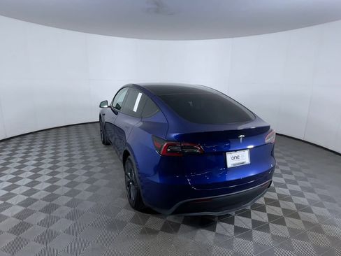 Used 2024 Tesla Model Y Long Range image 7