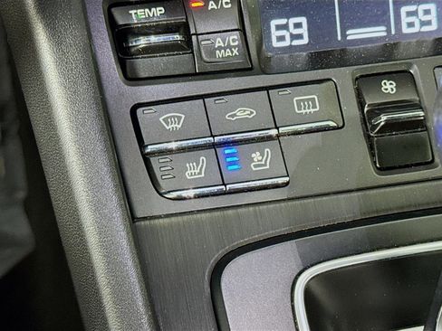 Used 2018 Porsche 911 Targa 4 GTS image 22