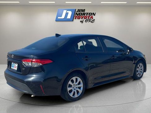 Used 2021 Toyota Corolla LE image 5