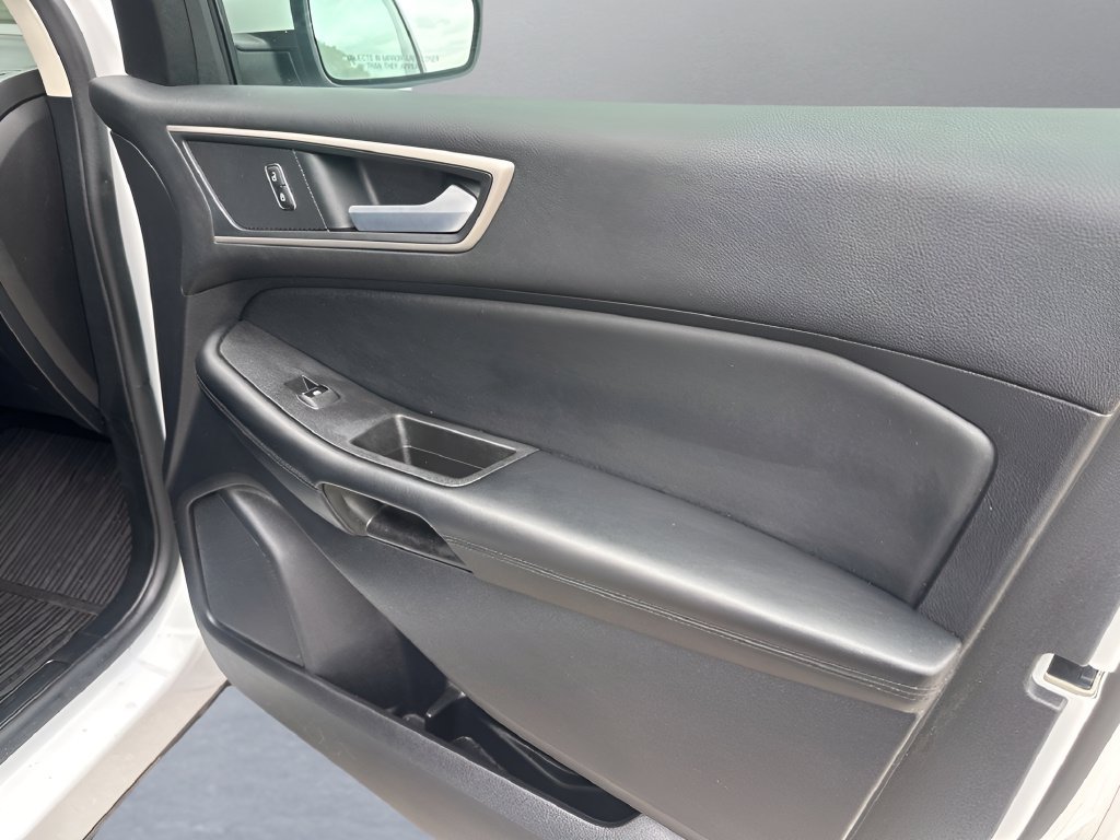 Used 2022 Ford Edge SEL w/ Convenience Package AWD/4WD image 9