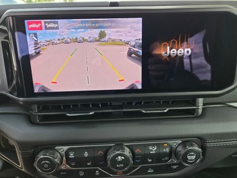 New 2026 Jeep Gladiator Rubicon AWD/4WD image 12