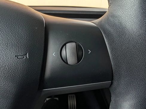 Used 2022 Tesla Model Y Performance AWD/4WD image 1
