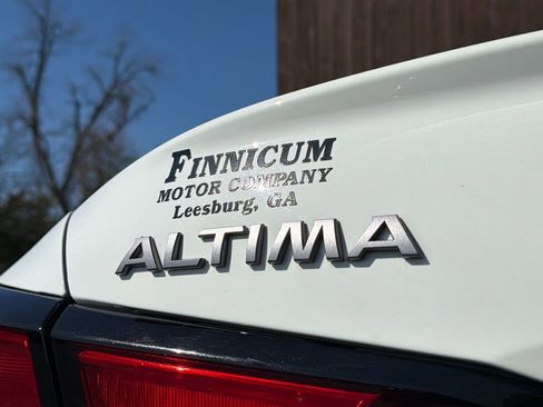 Used 2025 Nissan Altima 2.5 SV image 15