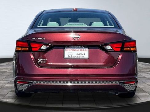 Used 2025 Nissan Altima 2.5 SV FWD image 5