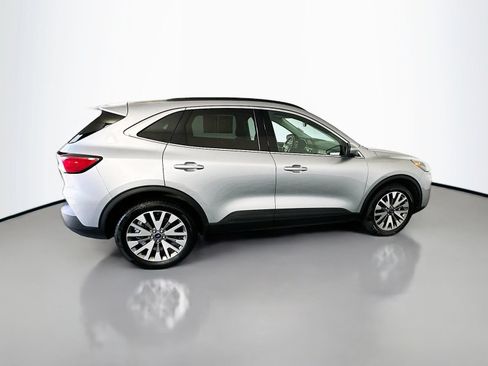 Used 2022 Ford Escape Titanium AWD/4WD image 8