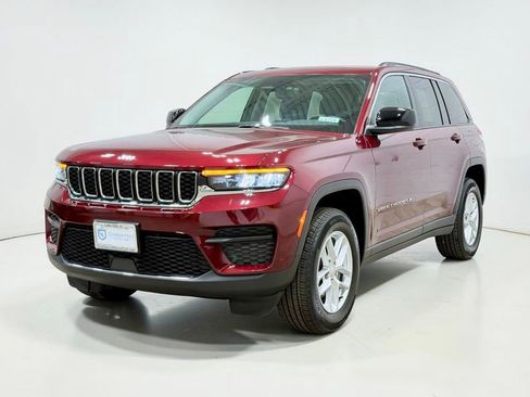Used 2023 Jeep Grand Cherokee Laredo w/ Luxury Tech Group I AWD/4WD image 6