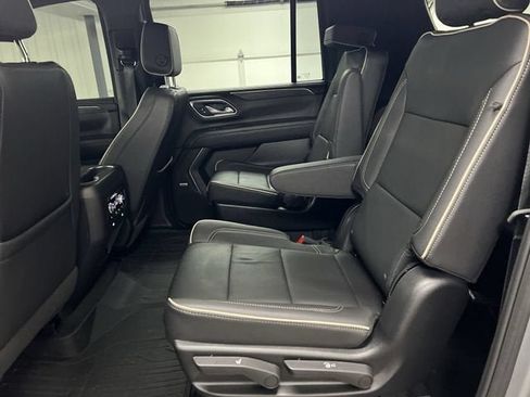 Certified 2023 GMC Yukon XL SLT w/ SLT Luxury Package AWD/4WD image 25