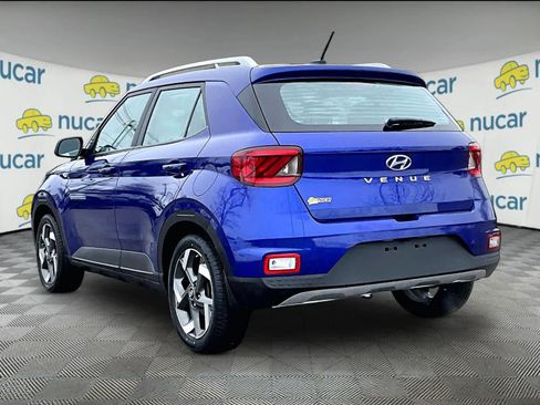 Used 2023 Hyundai Venue SEL image 4