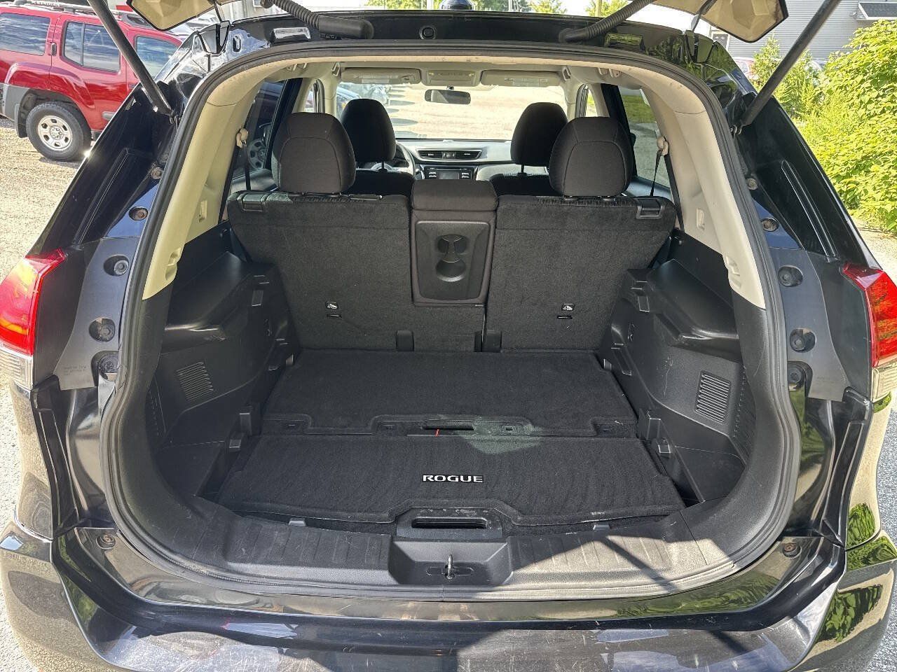 Used 2017 Nissan Rogue S AWD/4WD image 13