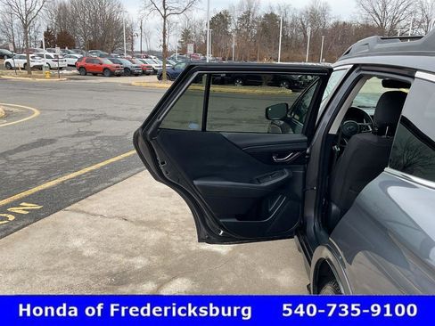 Used 2022 Subaru Outback Premium image 8