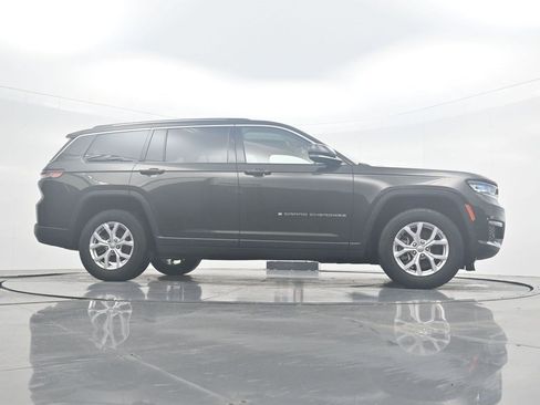 Used 2022 Jeep Grand Cherokee L Limited w/ Luxury Tech Group II AWD/4WD image 28