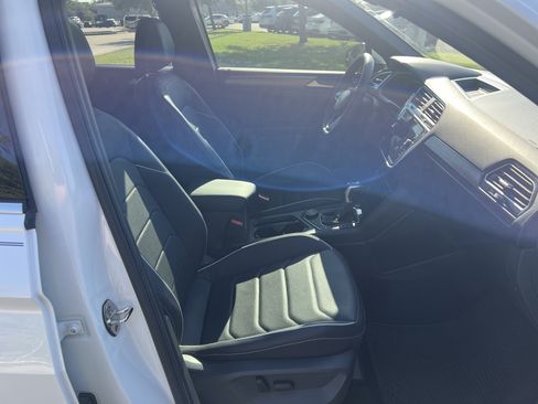 Used 2024 Volkswagen Tiguan SEL R-Line AWD/4WD image 28