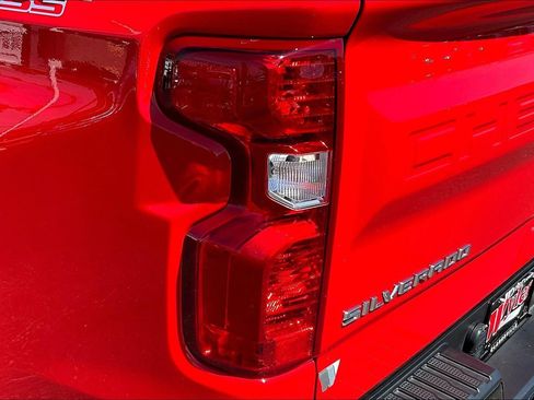 Used 2025 Chevrolet Silverado 1500 Custom Trail Boss AWD/4WD image 20