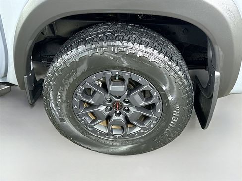 Used 2022 Nissan Frontier PRO-4X w/ Pro-4X Premium Package image 37