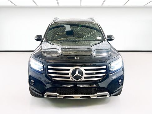 Used 2024 Mercedes-Benz GLB 250 image 2