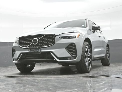 Used 2024 Volvo XC60 B5 Core w/ Protection Package Premier AWD/4WD image 25